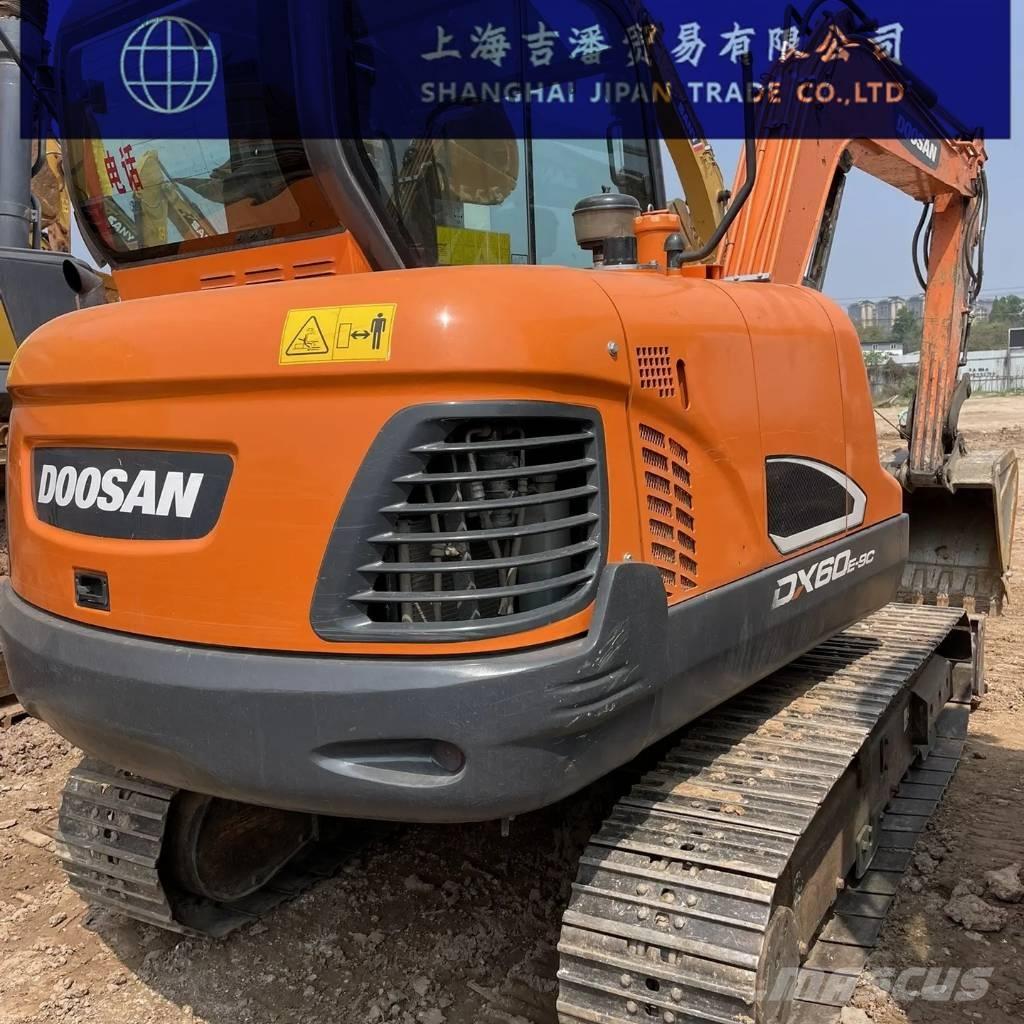 Doosan DX 60 大型油圧ショベル12t以上（パワーショベル・ユンボ）