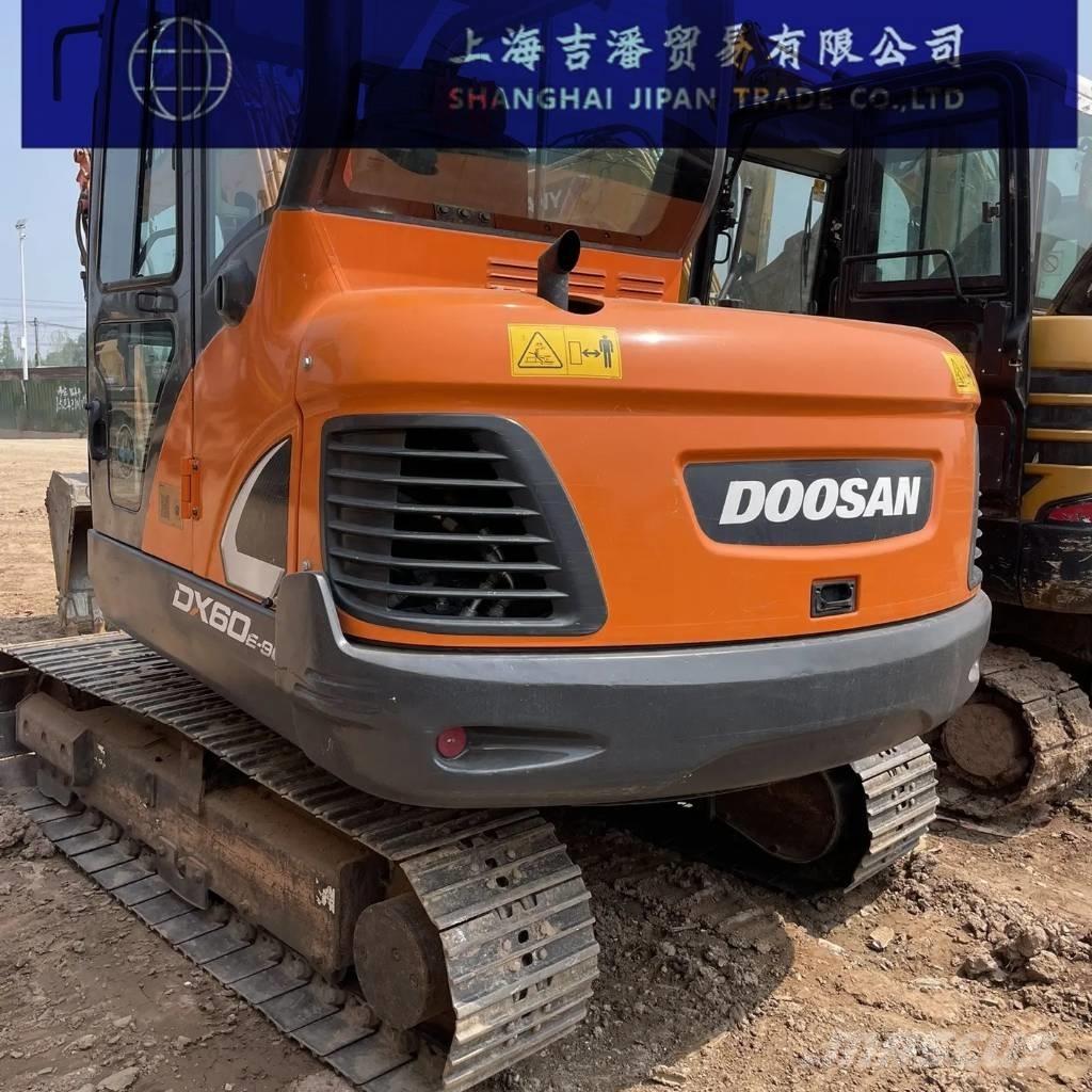 Doosan DX 60 大型油圧ショベル12t以上（パワーショベル・ユンボ）