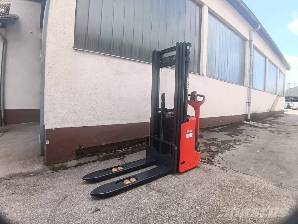 Linde L 12 自走式スタッカー