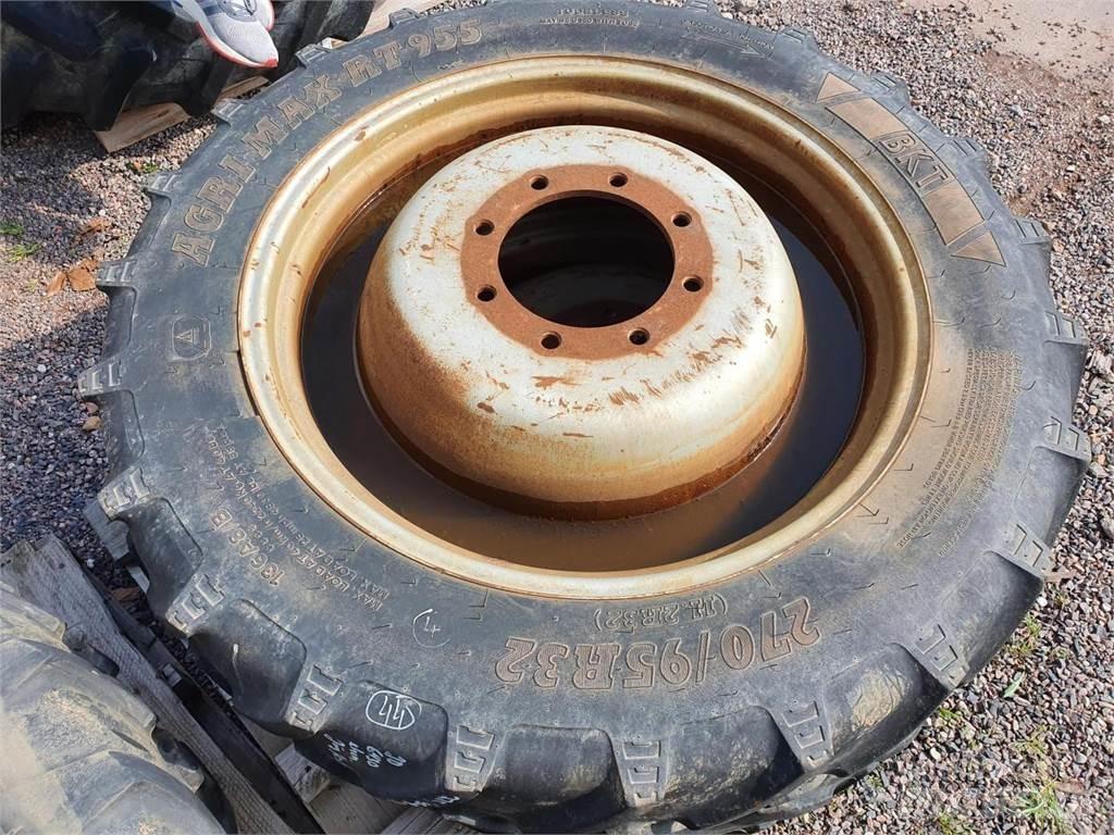 BKT 270/95R32 x2 タイヤ、ホイル、リム