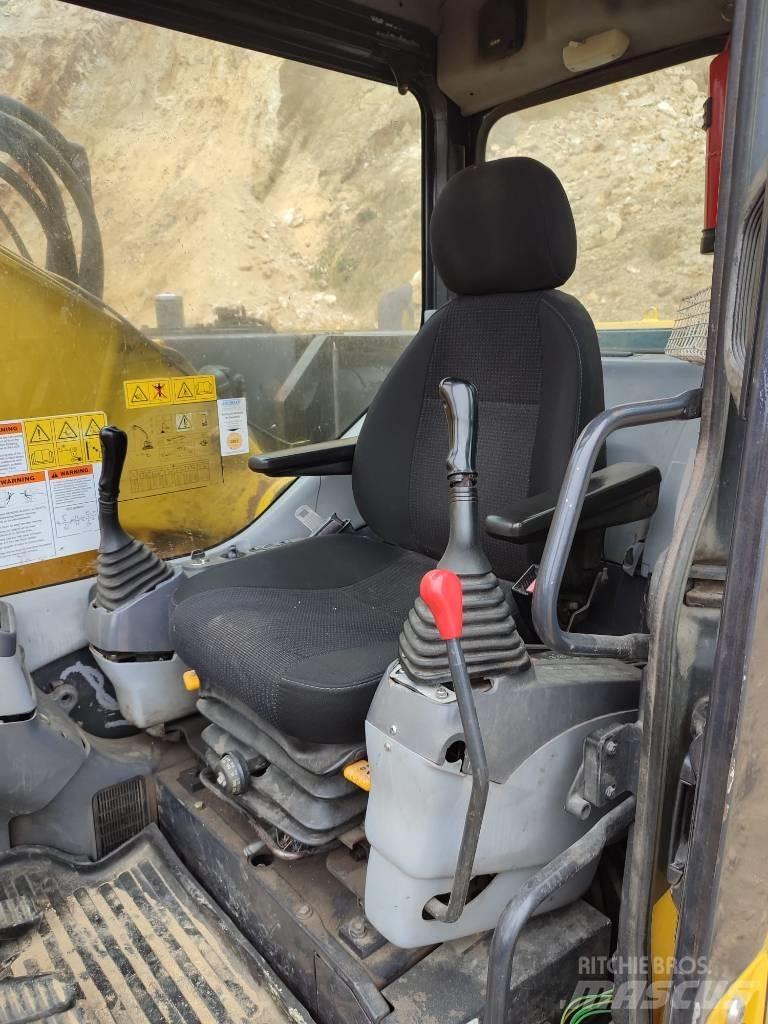 Komatsu PC 228 LC-3 大型油圧ショベル12t以上（パワーショベル・ユンボ）