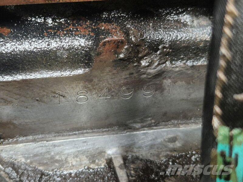 Isuzu 4BG1 エンジン