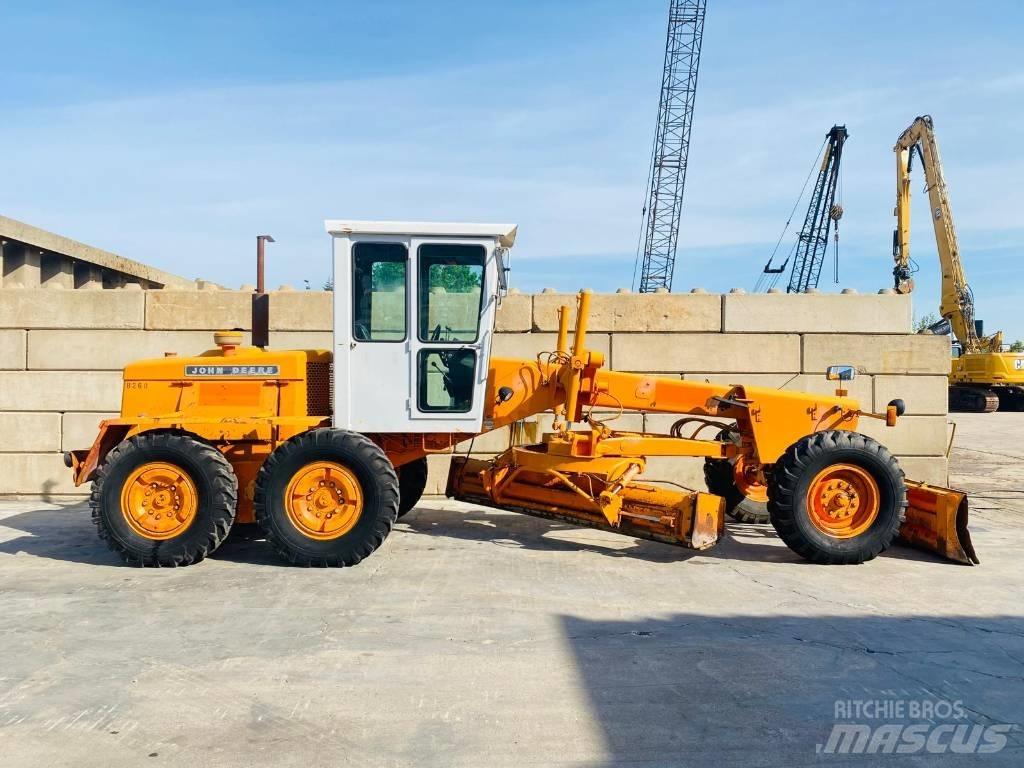 John Deere 570 A モーターグレーダー