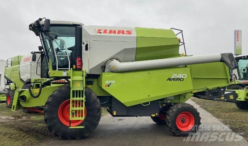 CLAAS AVERO 240 コンバイン