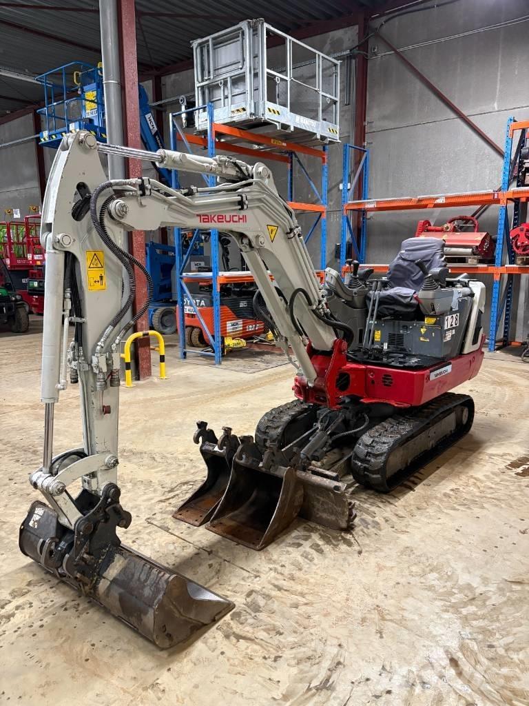 Takeuchi TB 225 ミニ油圧ショベル 7t以下（ミニユンボ・ミニディガー）