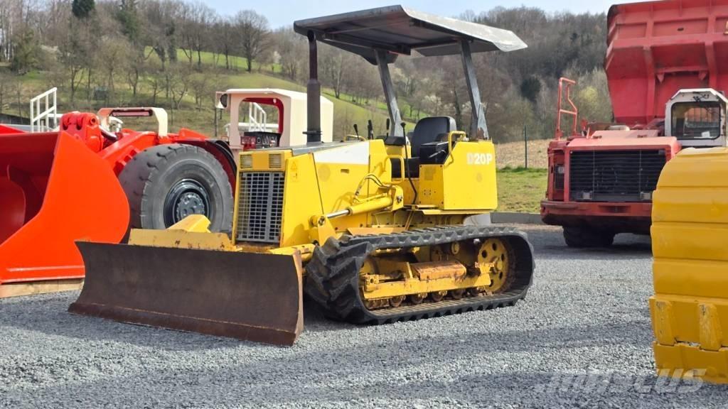 Komatsu D20P-7 ブルドーザー