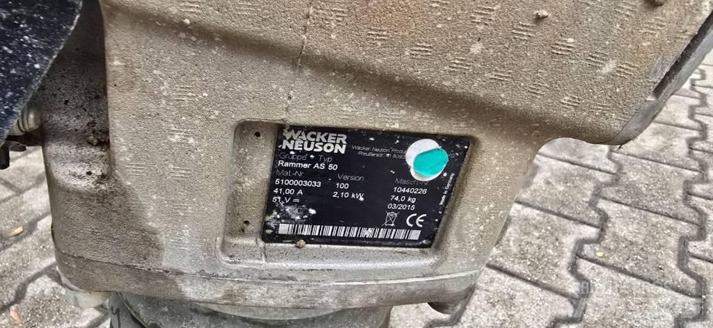 Wacker Neuson AS50e タンパ/転圧バイブレータ