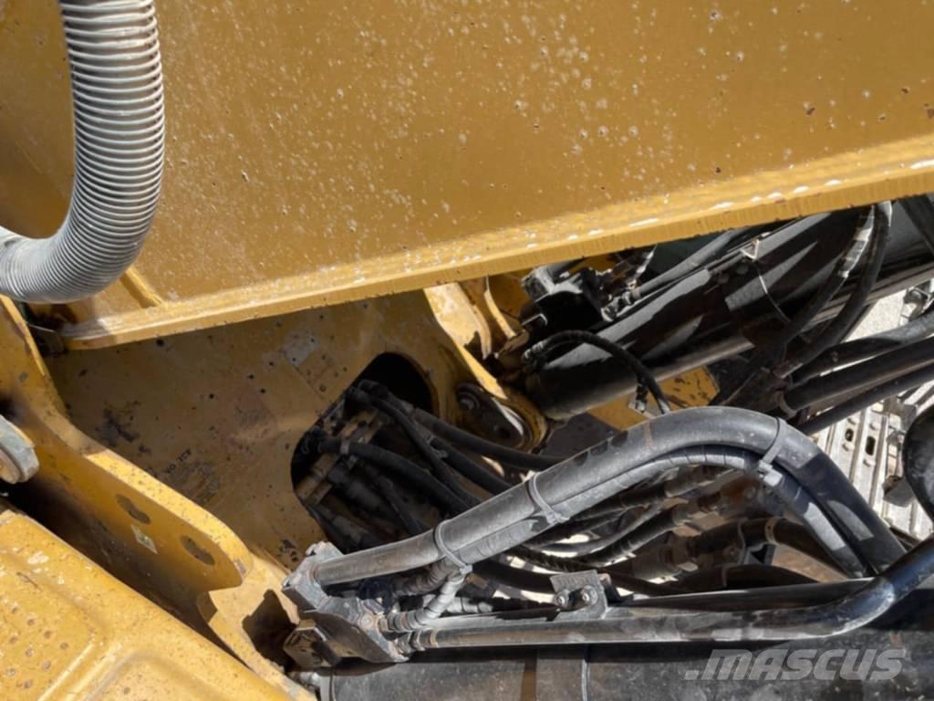 CAT 330 D LN 大型油圧ショベル12t以上（パワーショベル・ユンボ）