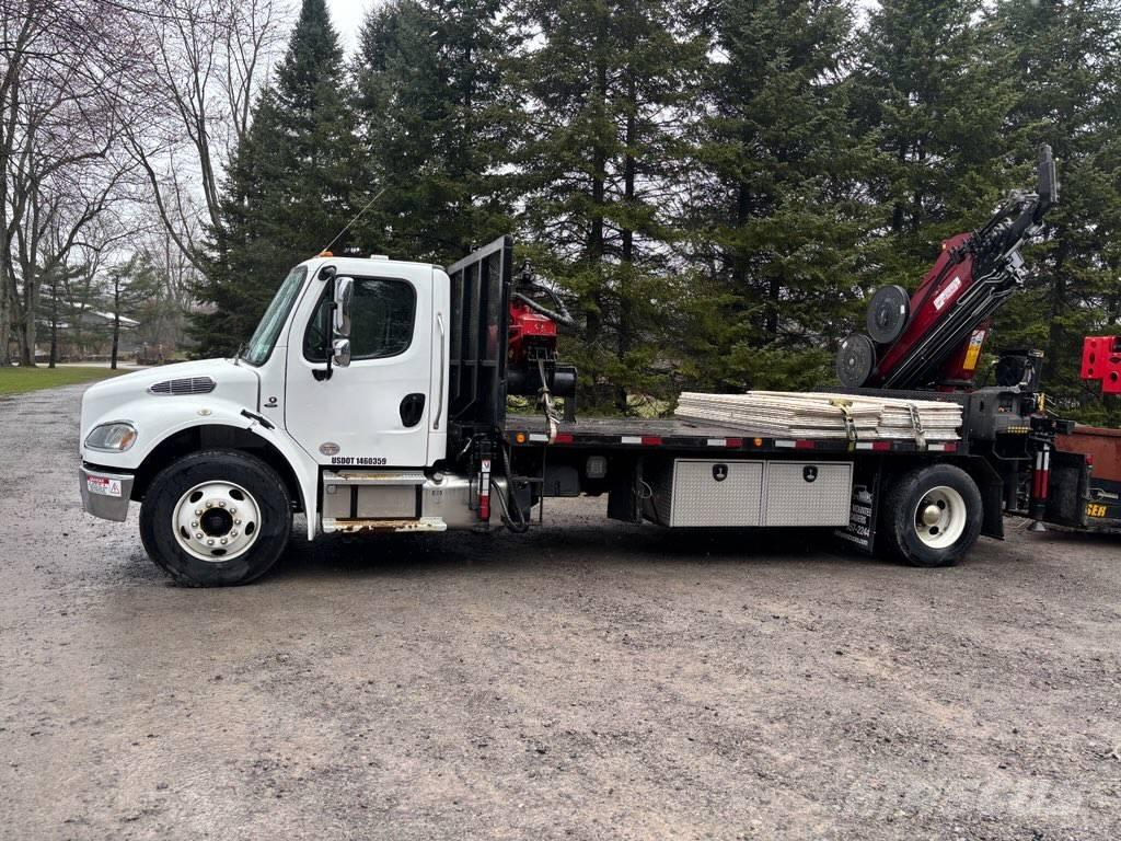 Freightliner M2-106 クローラクレーン