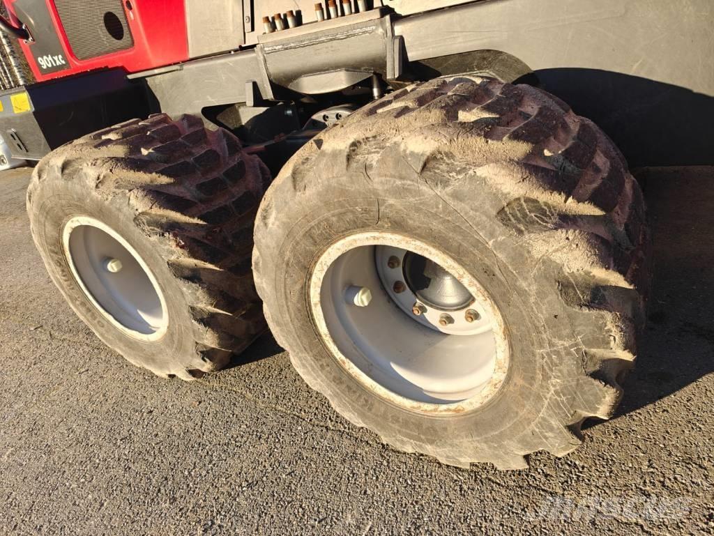 Komatsu 901 XC ハーベスター