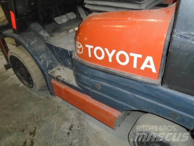 Toyota 52-6 FG U 30 ラフターテレントラック