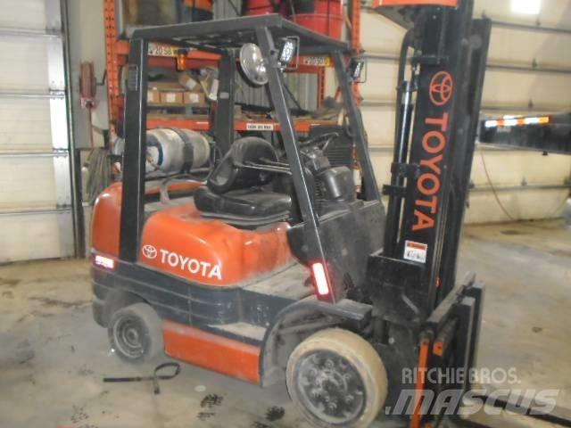 Toyota 52-6 FG U 30 ラフターテレントラック
