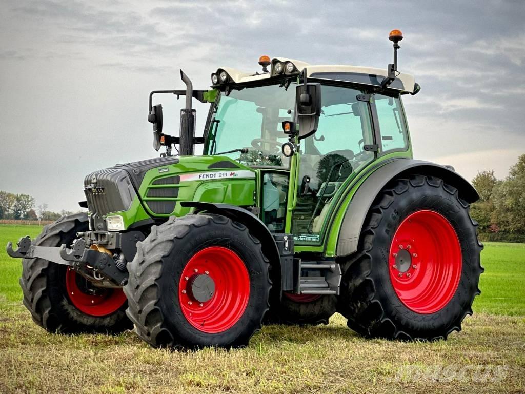 Fendt 211S Vario トラクター