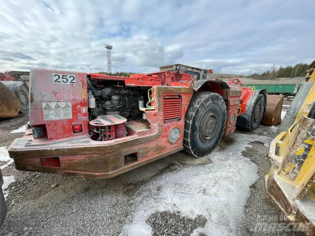 Sandvik LH 410 地下ローダー