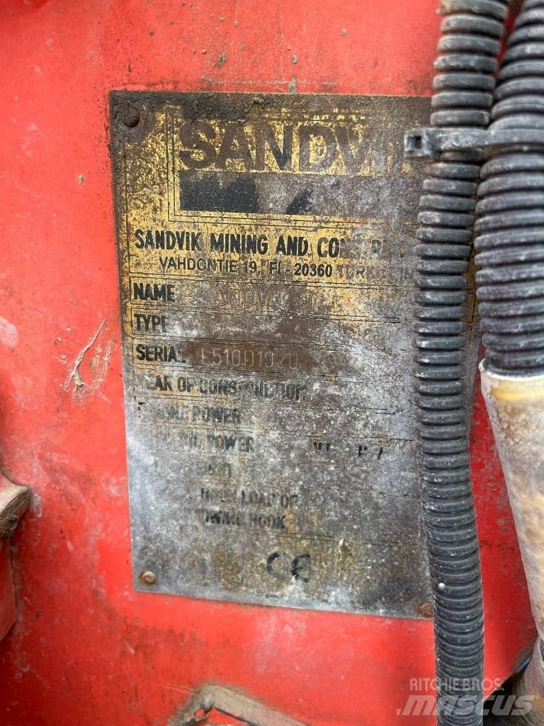 Sandvik LH 410 地下ローダー