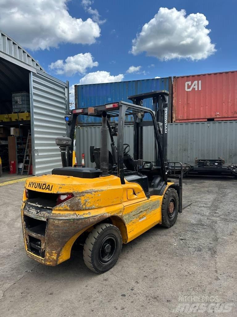 Hyundai 45 D-9 ディーゼル・軽油