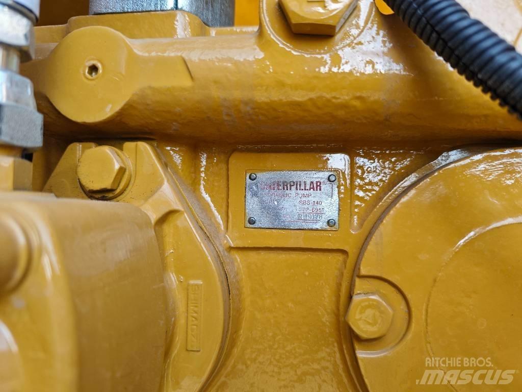 CAT 329 D 大型油圧ショベル12t以上（パワーショベル・ユンボ）