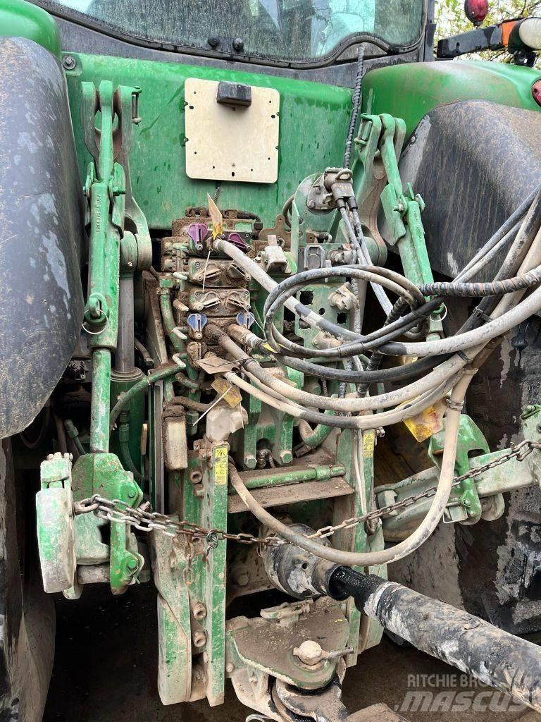 John Deere 7230 R トラクター