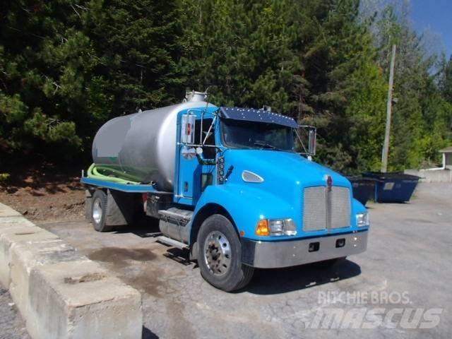 Kenworth T 300 コンバイン／バキュームトラック