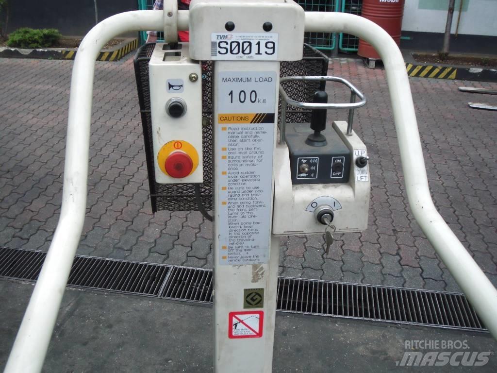 Aichi SX015      V-1650 垂直昇降型リフト