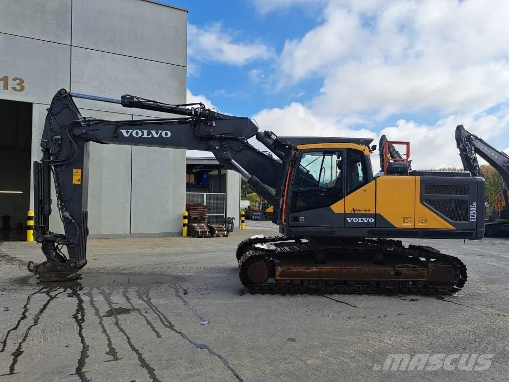 Volvo EC 250 ENL 大型油圧ショベル12t以上（パワーショベル・ユンボ）