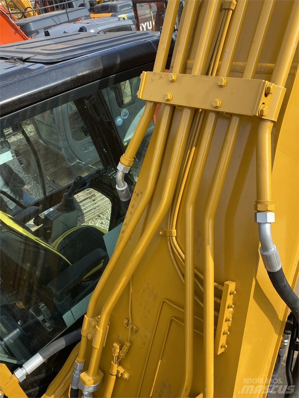 CAT 320 大型油圧ショベル12t以上（パワーショベル・ユンボ）