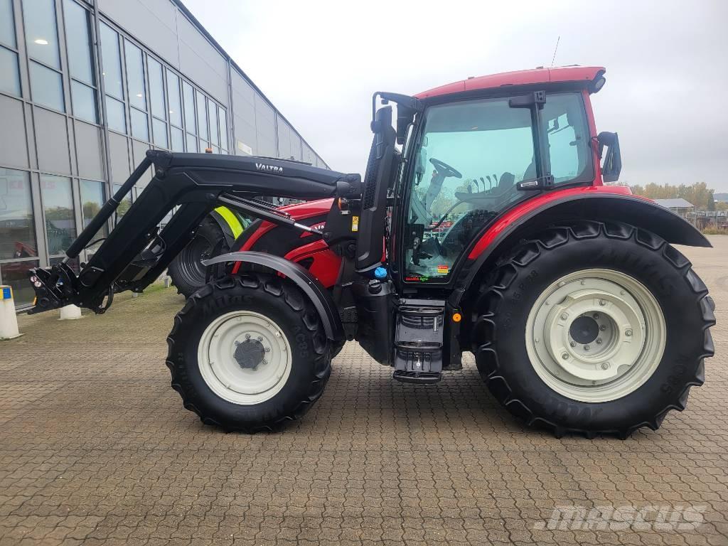 Valtra N154e トラクター