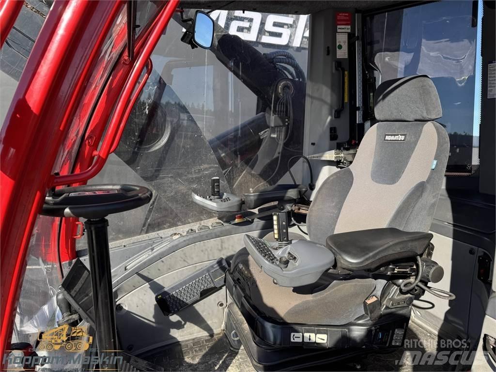 Komatsu 951 ハーベスター