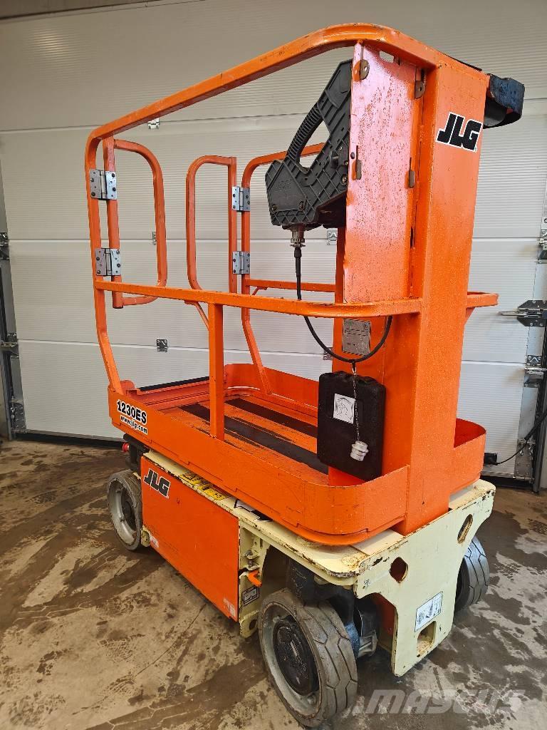 JLG 1230 ES 垂直昇降型リフト