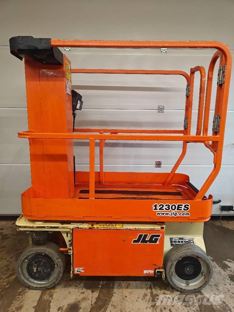 JLG 1230 ES 垂直昇降型リフト