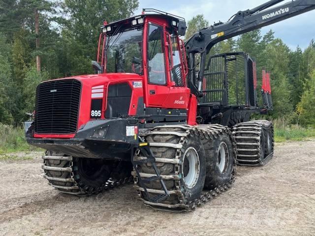 Komatsu 895 フォワーダー