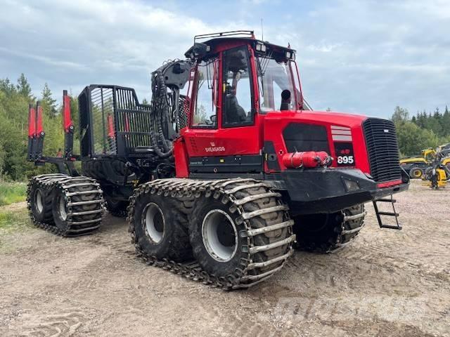 Komatsu 895 フォワーダー