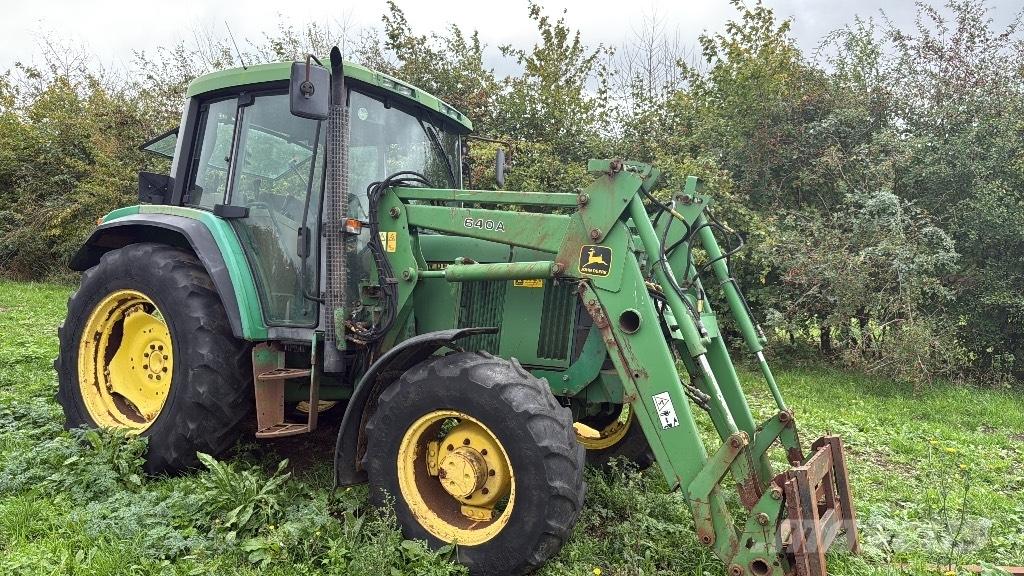 John Deere 6100 トラクター