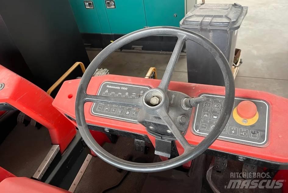 Hako Hakomatic 1100 路面清掃機