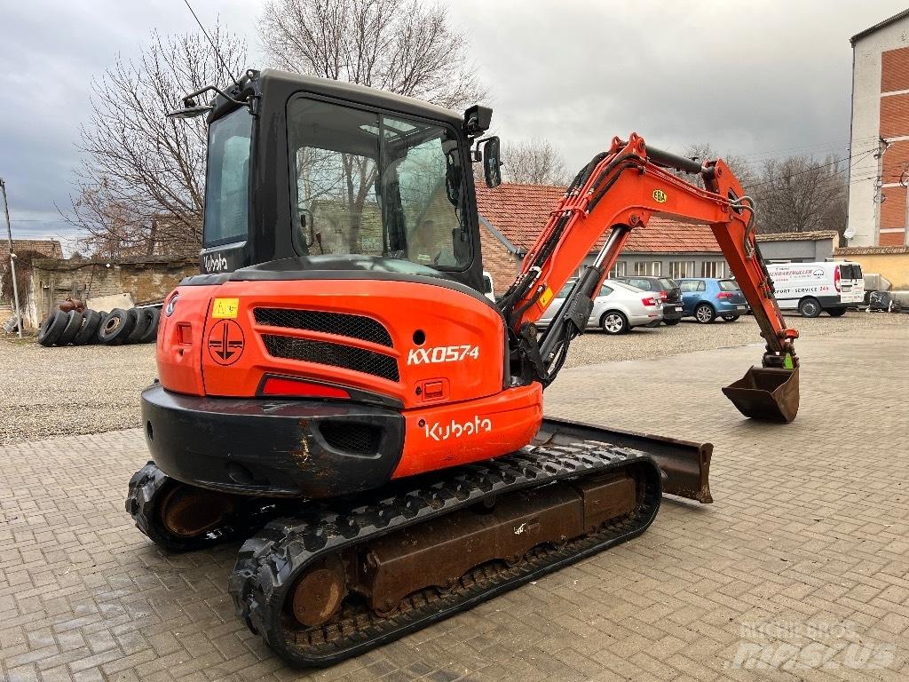 Kubota KX 057-4 ミニ油圧ショベル 7t以下（ミニユンボ・ミニディガー）