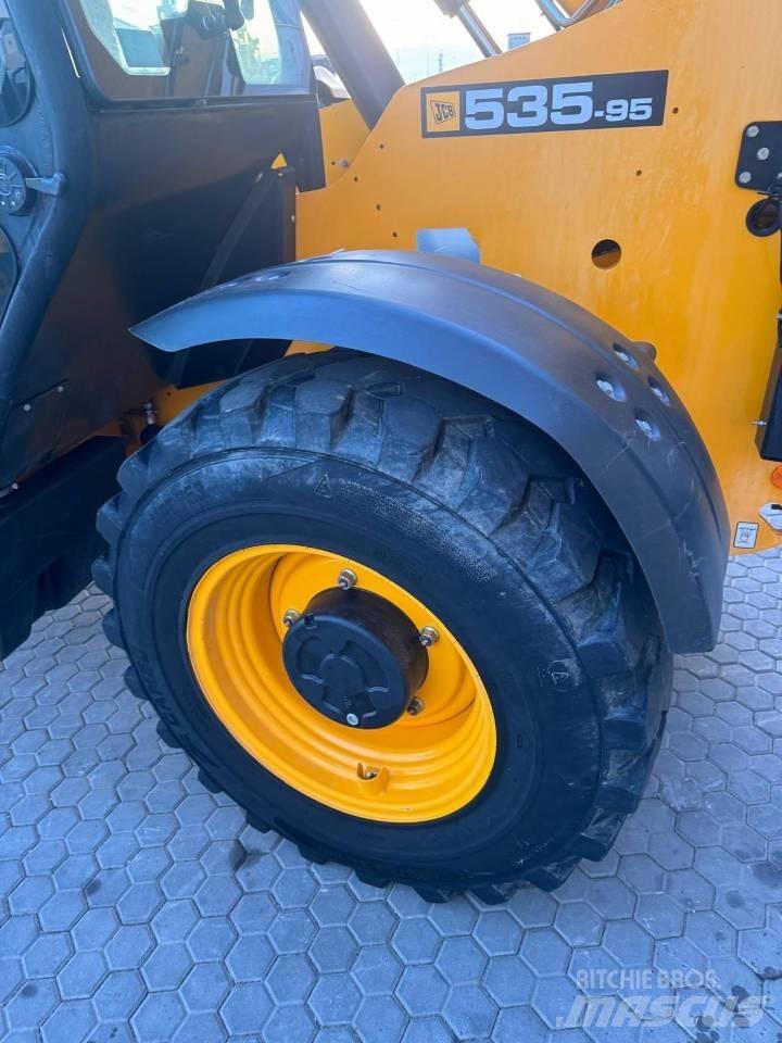 JCB 535-95 テレスコーピックハンドラー