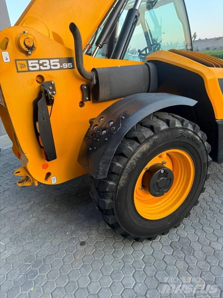JCB 535-95 テレスコーピックハンドラー