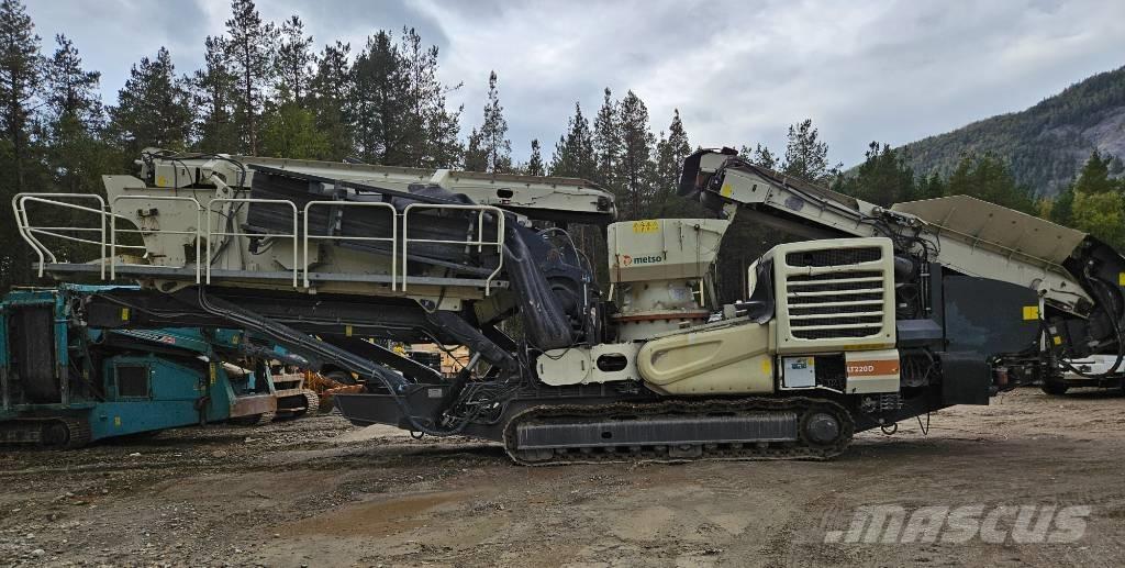 Metso LT 220 D 自走式クラッシャー