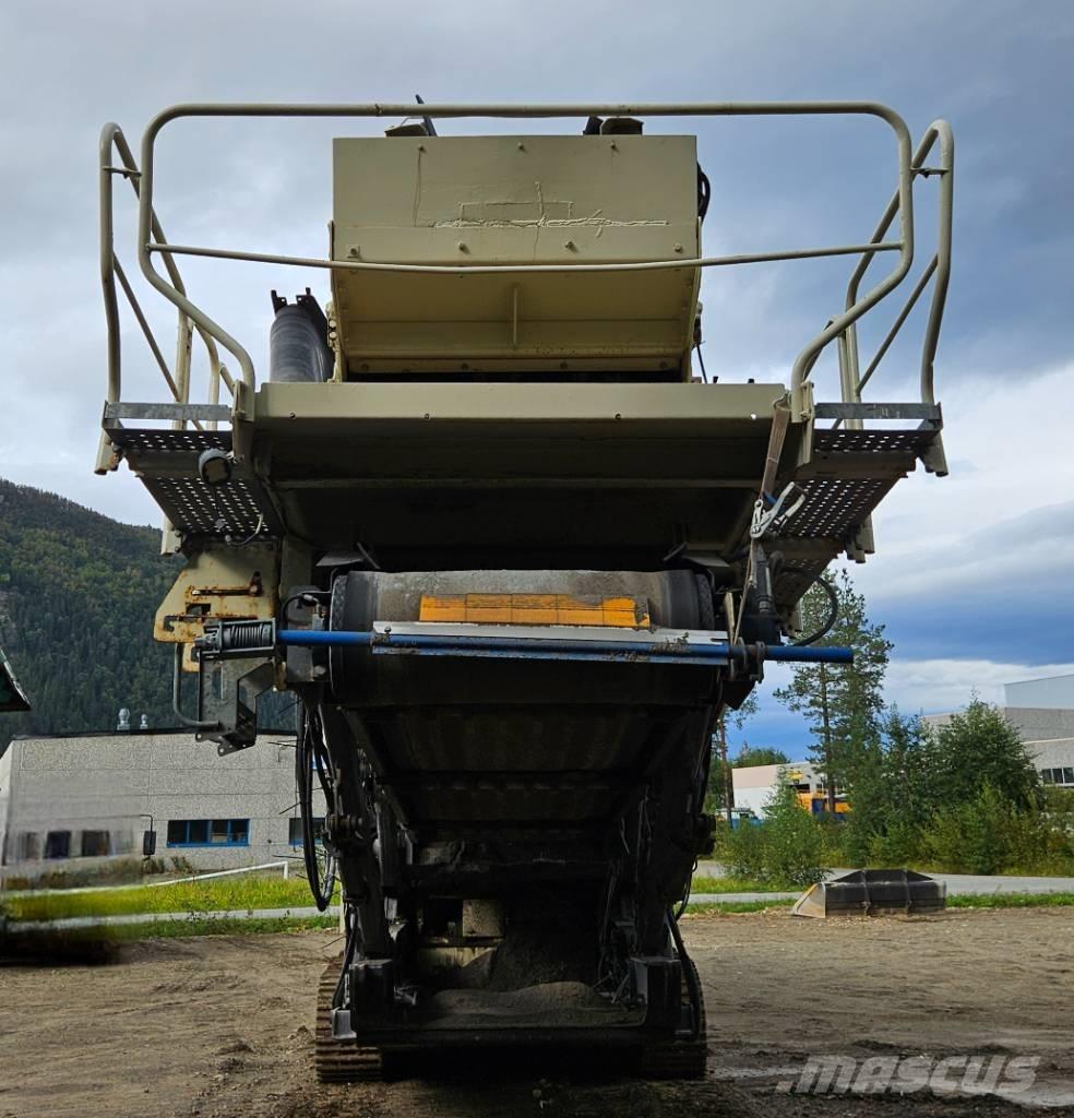 Metso LT 220 D 自走式クラッシャー