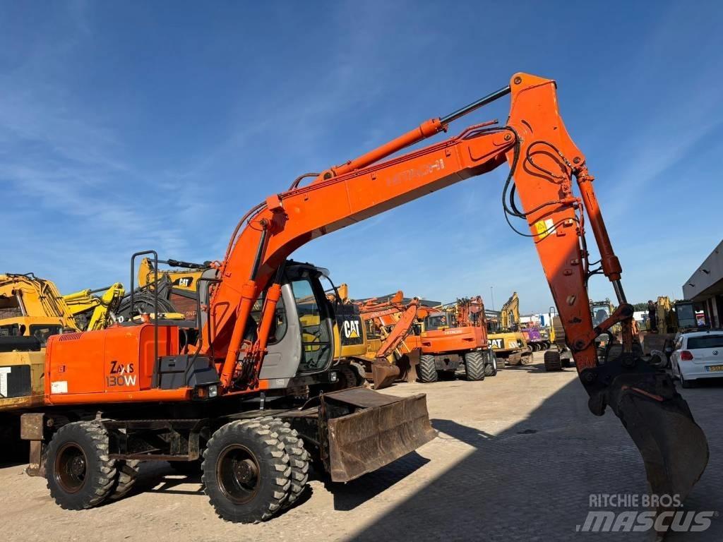 Hitachi ZX 130 W ホイール式油圧ショベル（パワーショベル・ユンボ・バックホー）