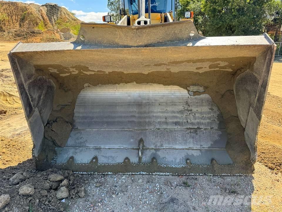Volvo L 90 F ホイールローダー・タイヤショベル