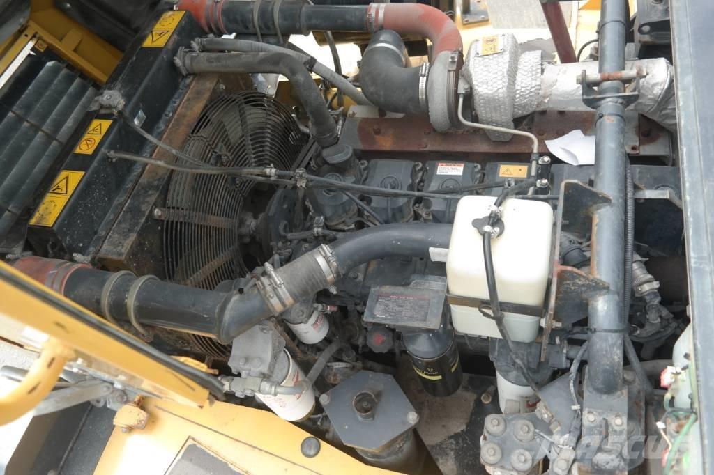 Komatsu HM300-1 アーティキュレート式ダンプトラック