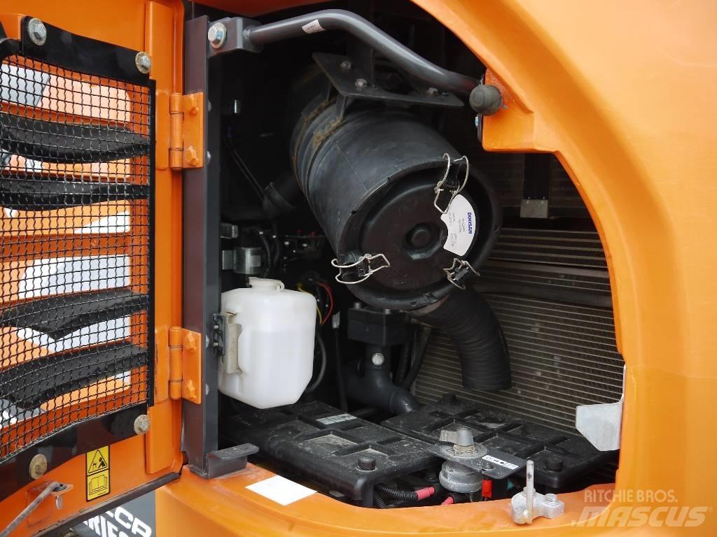 Doosan DX 140 LCR-5 大型油圧ショベル12t以上（パワーショベル・ユンボ）