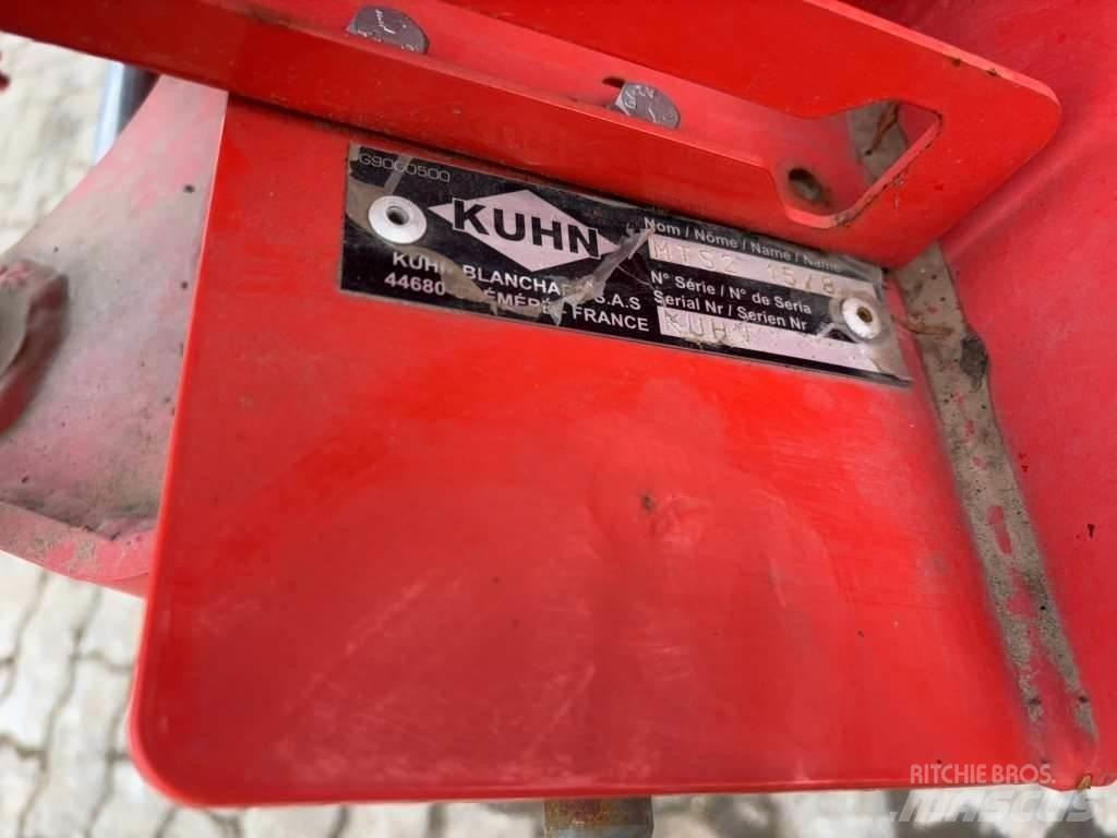 Kuhn Deltis 1302 牽引型スプレイヤー