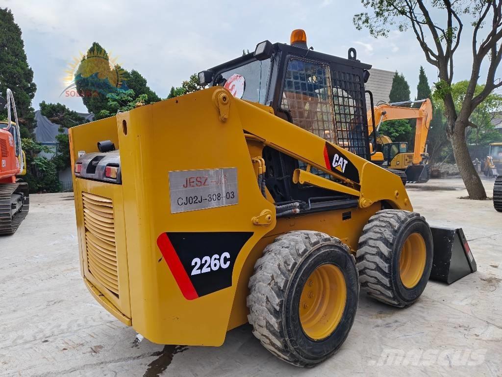CAT 226 C スキッドステアローダー