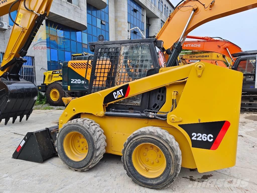 CAT 226 C スキッドステアローダー