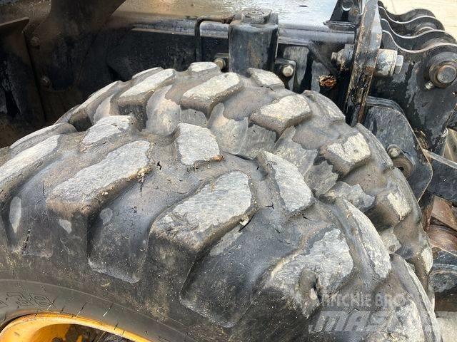 JCB JS 175 W ホイール式油圧ショベル（パワーショベル・ユンボ・バックホー）