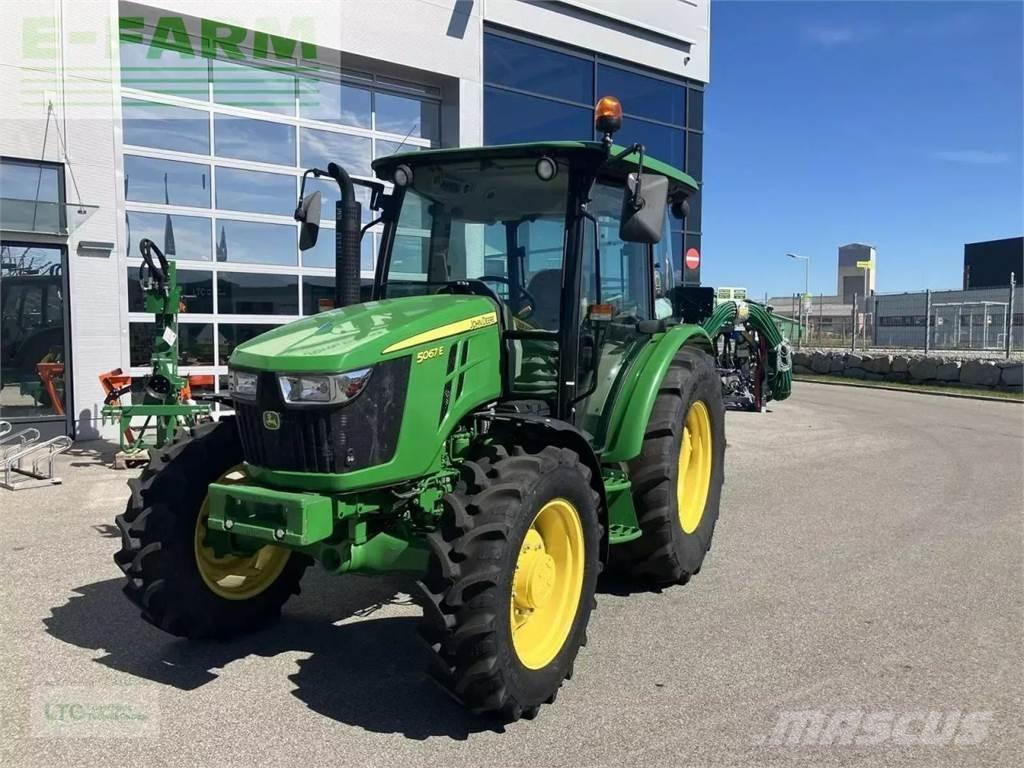 John Deere 5067e トラクター