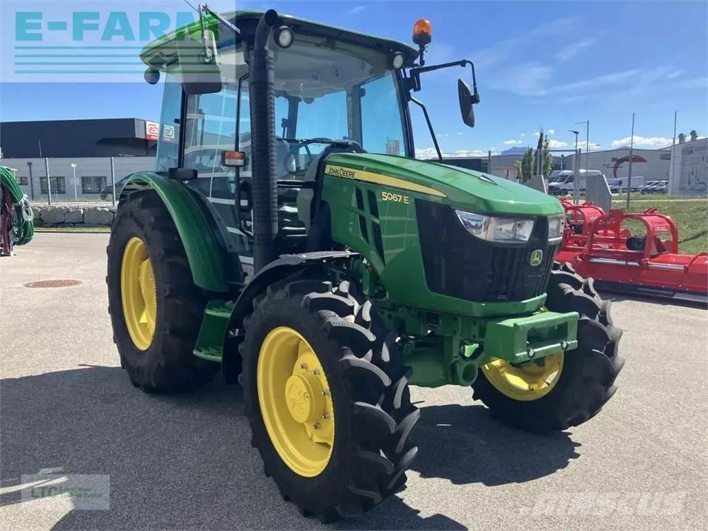John Deere 5067e トラクター