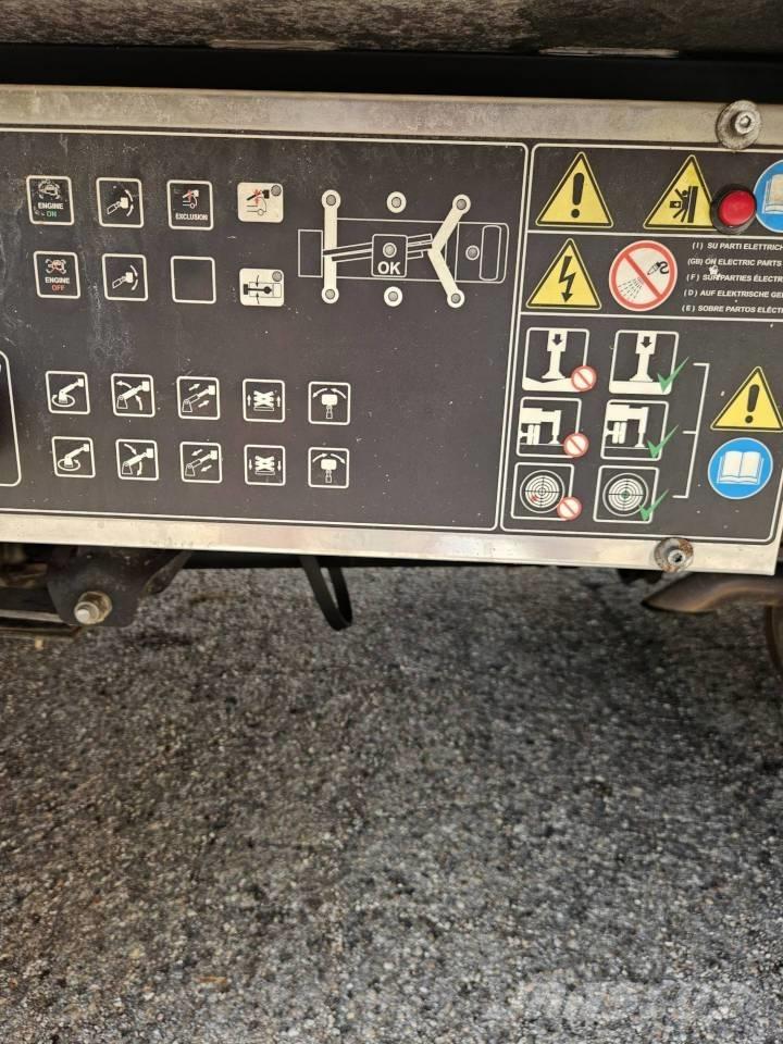 Isoli PNT 205 NH トラック高所作業車